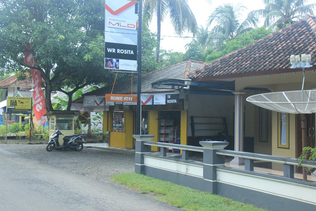 Jelajah Batukaras Apartment Exterior photo