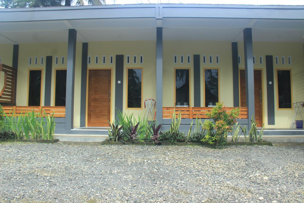 Jelajah Batukaras Apartment Exterior photo
